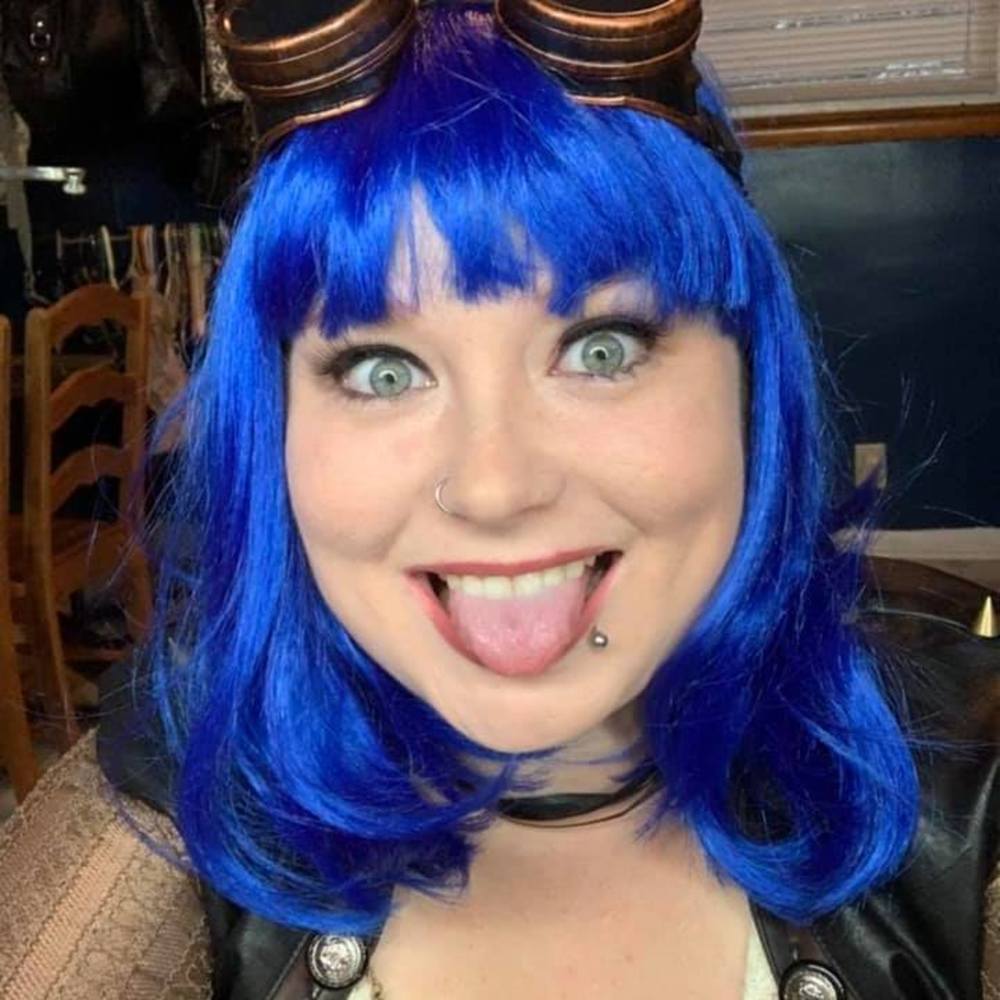 Meet your Posher, Danielle